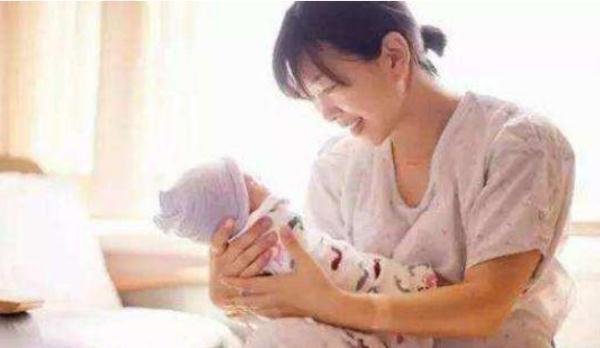 女人刚生完孩子会有哪些感受？看完让人心里酸酸的