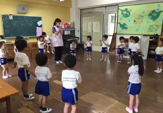 日本在幼儿园的时候就教给孩子10个生活技能，让孩子一生幸福！