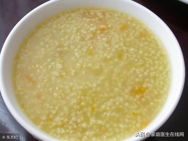 每天坚持用小米熬粥喝，不用多久，身体会发生3个变化
