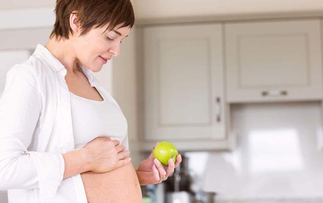 孕期脸上什么都不能抹？听完专家解释后，庆幸没把护肤品丢掉！