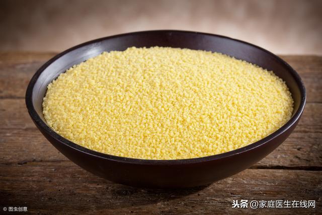 每天坚持用小米熬粥喝，不用多久，身体会发生3个变化