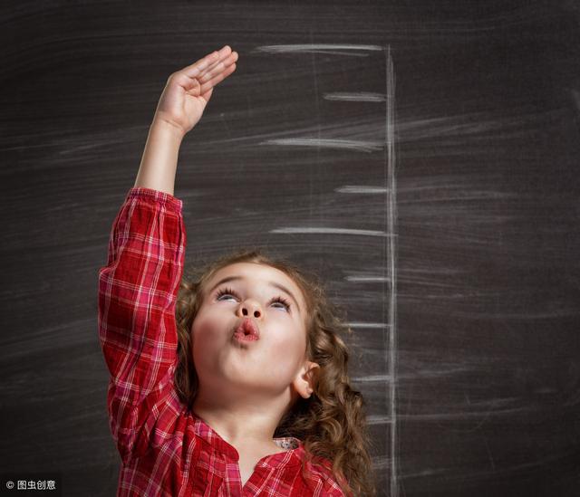 不用身高对照表，怎么看宝宝的身高是否正常？用这两种简单的方法