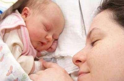宝宝出生24小时内，宝妈及时做好这件事，孩子更好带