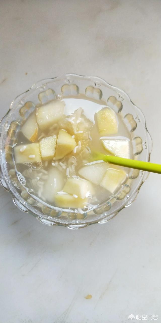 五个月宝宝嗓子疼能喝梨水吗？