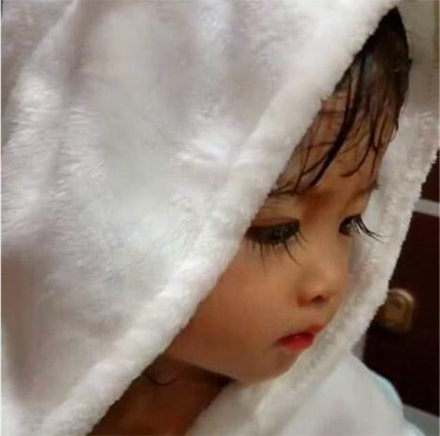 她怀孕时爱吃核桃，每天一斤吃不腻，孩子出生后不知该哭还是该笑