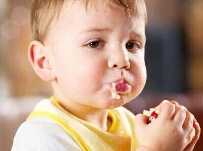 孩子爱吃零食不吃饭怎么办？家长有妙招，简单7招解决零食困扰