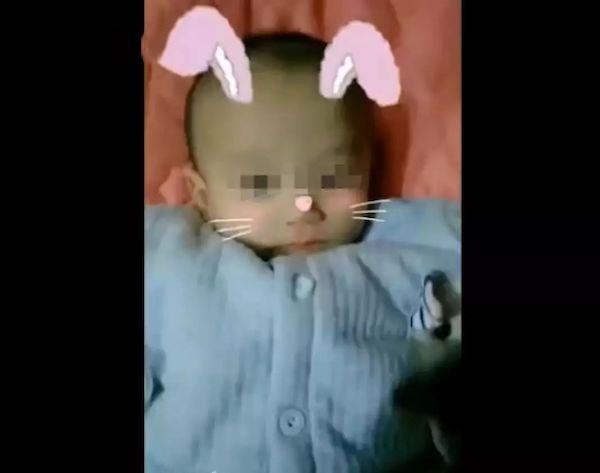 因为一时疏忽，出生时8.8斤的宝宝一个月后骨瘦如柴，家长要警惕
