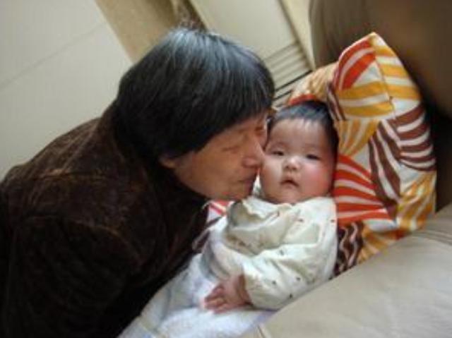 过年走亲戚，注意别让这5种人亲孩子，这可不是开玩笑的