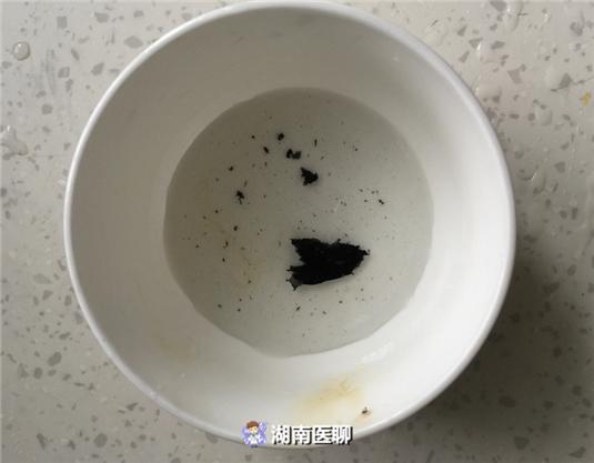 宝宝爱 “夜哭”是中邪？宝妈喝符水后头晕乏力，春节忙“排毒”