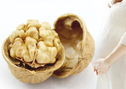 5种坚果补充孕期营养，促进胎儿发育，孕妈别错过