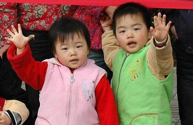 孩子在幼儿园孤僻、没安全感？聪明妈妈用3招，孩子情商都高了！