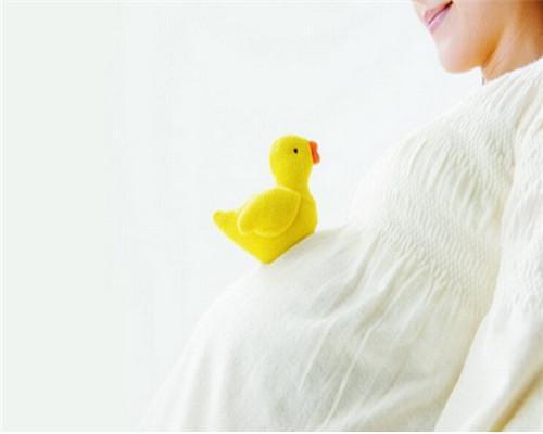 留心：孕妇羊水少的症状！什么原因会导致孕妇羊水少？