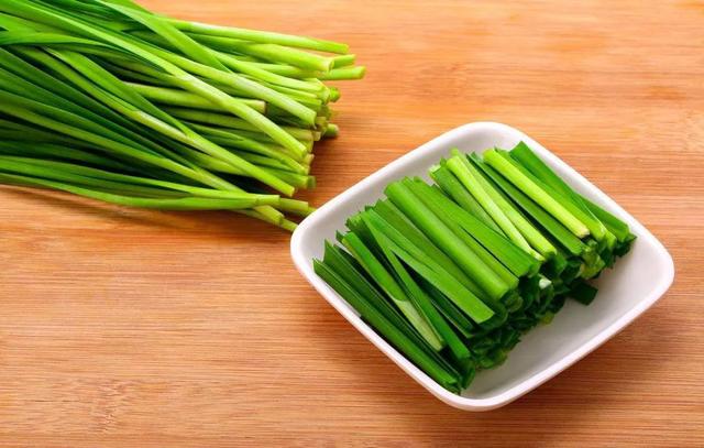 哺乳期的妈妈，这5种食物尽量少吃，否则可能导致宝宝“断粮”！