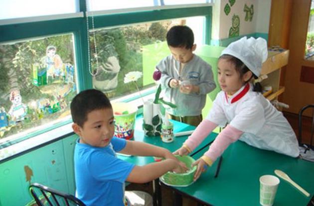 孩子在幼儿园孤僻、没安全感？聪明妈妈用3招，孩子情商都高了！