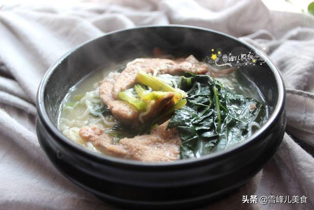 这菜是“补钙王”，和它搭配补铁补钙最适合春天，长得高眼睛亮