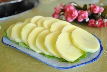 宝宝辅食DIY：从6个月到1岁的土豆吃法，新手宝妈快来get吧！