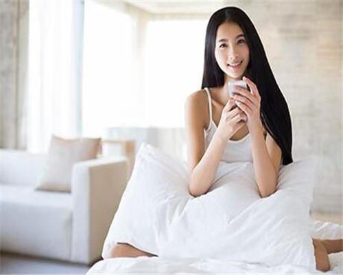 产后什么时候来月经正常？哺乳期来月经还能继续哺乳？