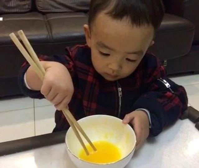教育孩子，父母要学会放手！不要让他觉得：“做你的孩子真累！”