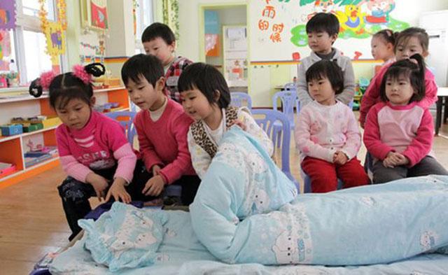 教育孩子，父母要学会放手！不要让他觉得：“做你的孩子真累！”