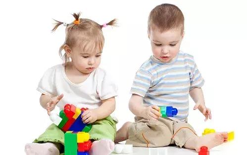 别再强迫孩子分享了,聪明的父母都用这5招