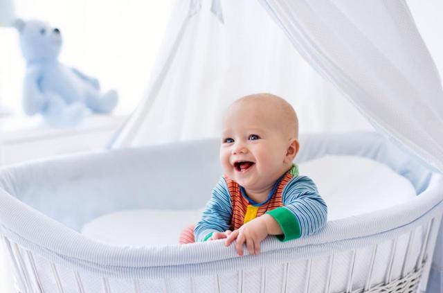 出生后，孩子这行为出现越早，说明大脑发育不错，你家孩子有吗？