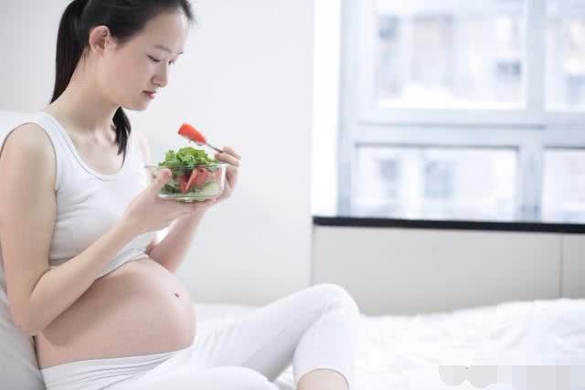 孕晚期饮食很关键，为了胎儿发育好，这3种食物要忌口！