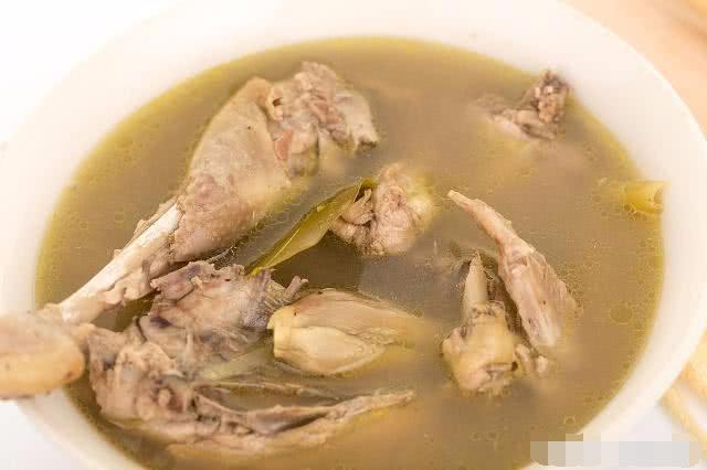 孕晚期饮食很关键，为了胎儿发育好，这3种食物要忌口！