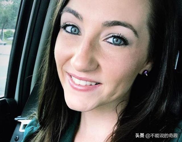 “你还那么小，值得更好的”：一个母亲被埋藏了二十年的催泪身世