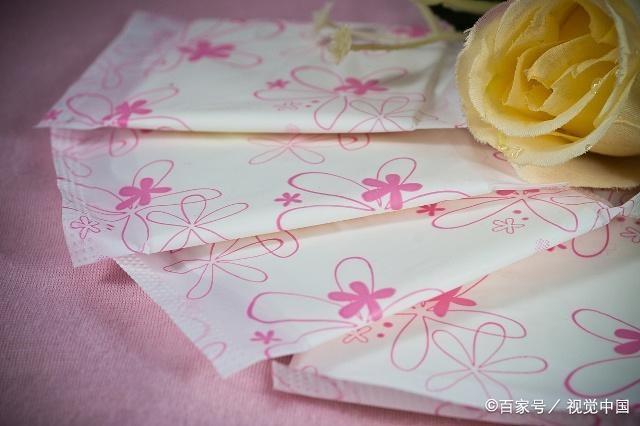 女孩子月经初潮,若没早于这个年龄,家长不用担心影响身高!