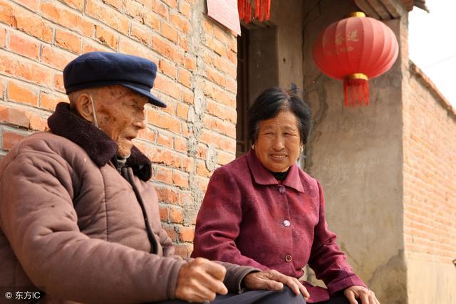 公公逼媳妇生二胎还必须是男孩！宝妈求助丈夫，得到回应令人心寒
