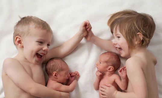 龙凤胎宝宝2岁后，又迎来了双胞胎，这“好孕”羡慕了~，萌化了