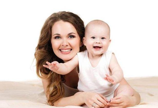 出生后，孩子这行为出现越早，说明大脑发育不错，你家孩子有吗？