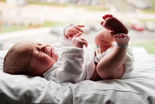白天生孩子和晚上生孩子，哪个时间更好？准妈妈们知道吗？