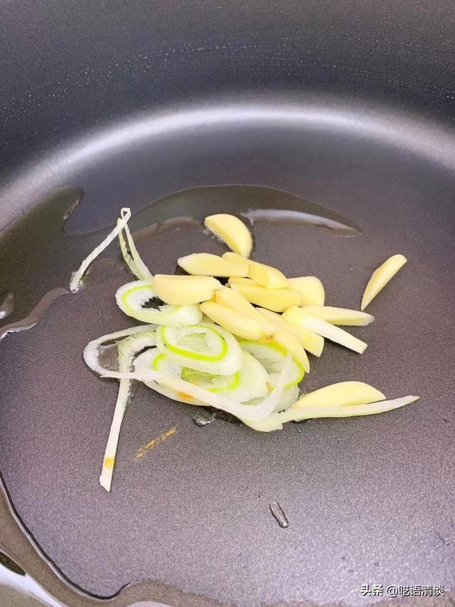 彩椒牛肉粒儿，孩子吃了补铁不缺维生素，这个比吃保健品还营养