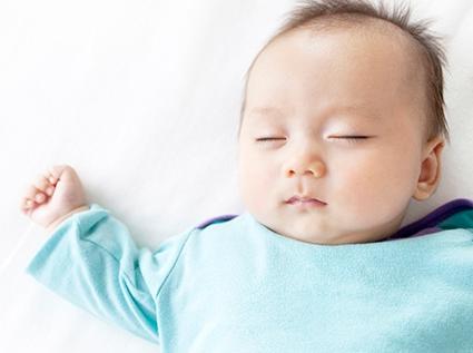 宝宝睡醒后有这3种表现，说明宝宝很听话，妈妈教育得好