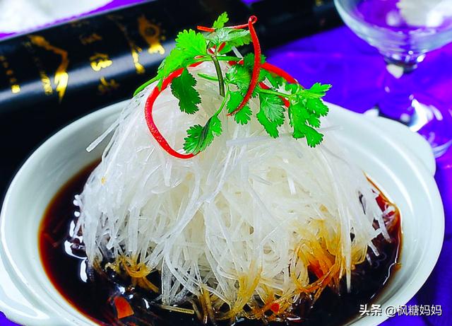 这个凉菜是个宝，清热化痰、消食通便，还特好做，几个孩子抢着吃