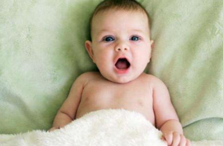 宝宝睡醒后有这3种表现，说明宝宝很听话，妈妈教育得好