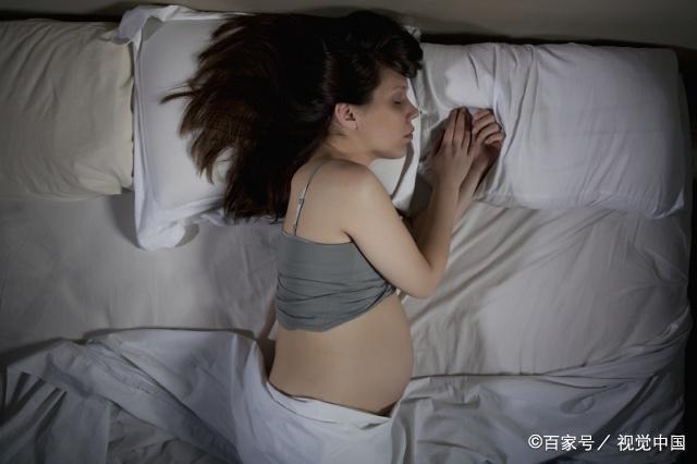 孕妇睡觉时，若经常翻身，可能会给胎儿带来这3个影响！