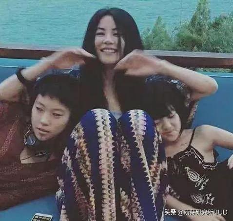 “你不能去学坏，你可以不太乖”：看，两度离婚的王菲是这样育儿