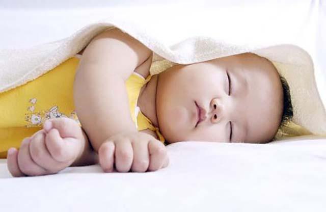 睡觉时有这三种情况的宝宝，宝妈们要特别注意，可能是生病了！