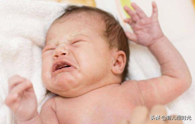 月嫂走后宝宝经常哭？原因在这里