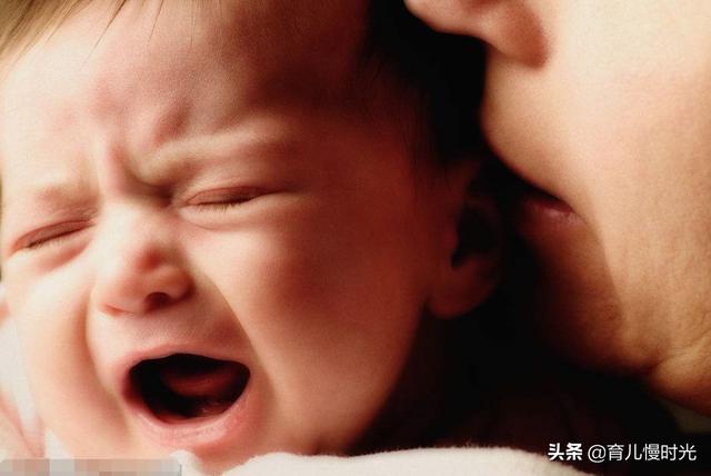 月嫂走后宝宝经常哭？原因在这里