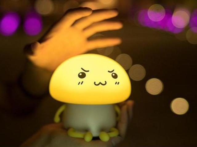 孩子晚上怕黑不敢睡觉？你的回应，将对他们的性格产生巨大影响