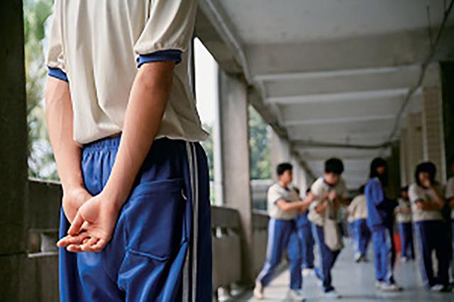 当孩子被欺负了，不能总教他们“没关系”，这只会被欺负得更严重