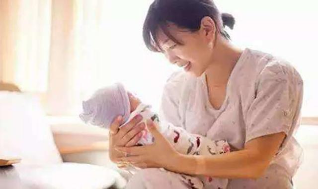 《知否》里明兰生完娃为啥要戴抹额？坐月子要讲究，宝妈别忽略