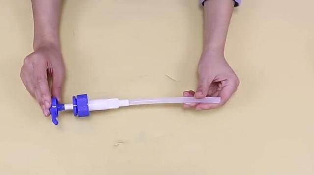 今天才知道，洗洁精瓶上的压嘴特别值钱，10个家庭9个都需要