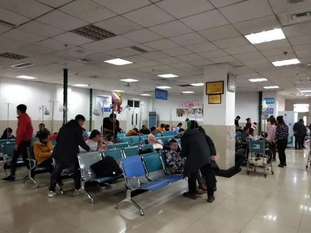 头条丨紧急提醒！新一轮病毒来袭，目前尚无特效药……很多孩子中招！