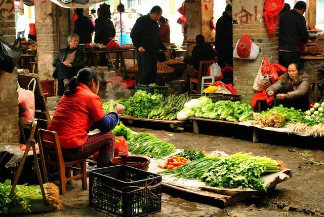 为让自闭症儿子学说话，爸爸带他去菜市场，意外发现儿子一大天赋