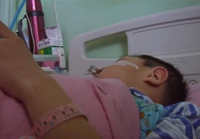 生下大胖小子，妈妈一看他的鼻子，吓呆了