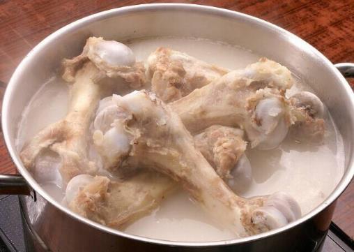 家长最爱做的4种汤，看似营养却损害宝宝健康，别再犯错了